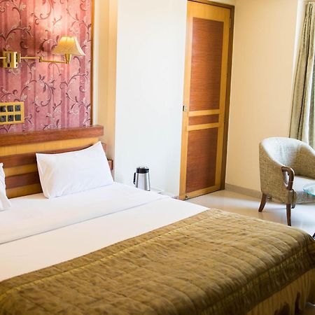 Hotel Deccan Royaale, Shivajinagar Πούνε Εξωτερικό φωτογραφία