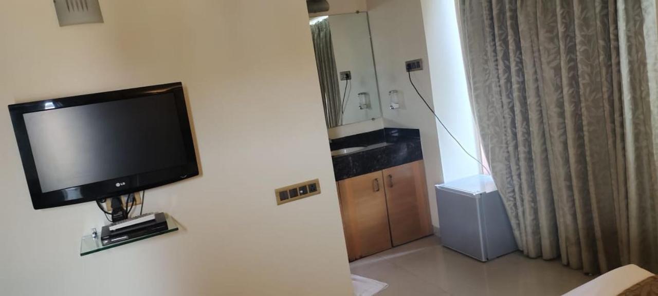 Hotel Deccan Royaale, Shivajinagar Πούνε Εξωτερικό φωτογραφία