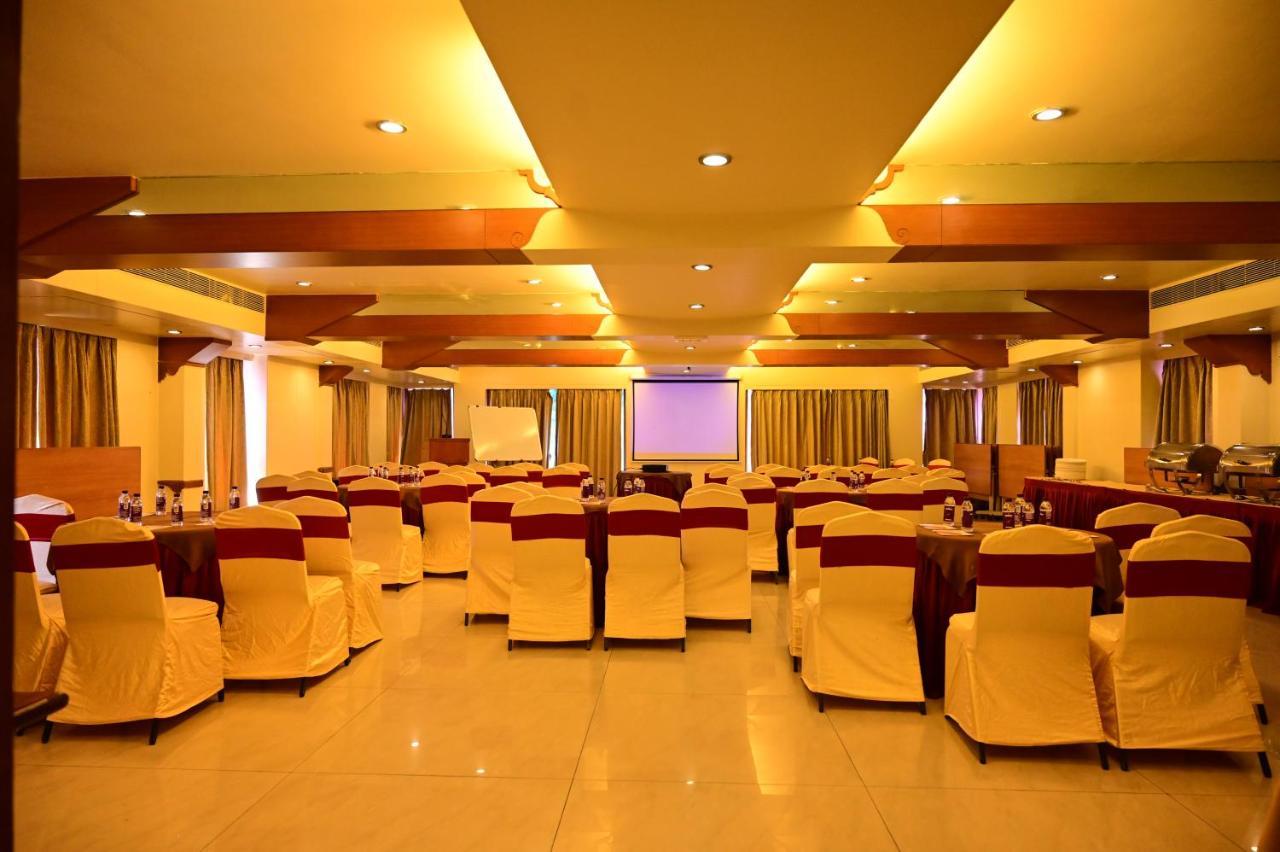 Hotel Deccan Royaale, Shivajinagar Πούνε Εξωτερικό φωτογραφία