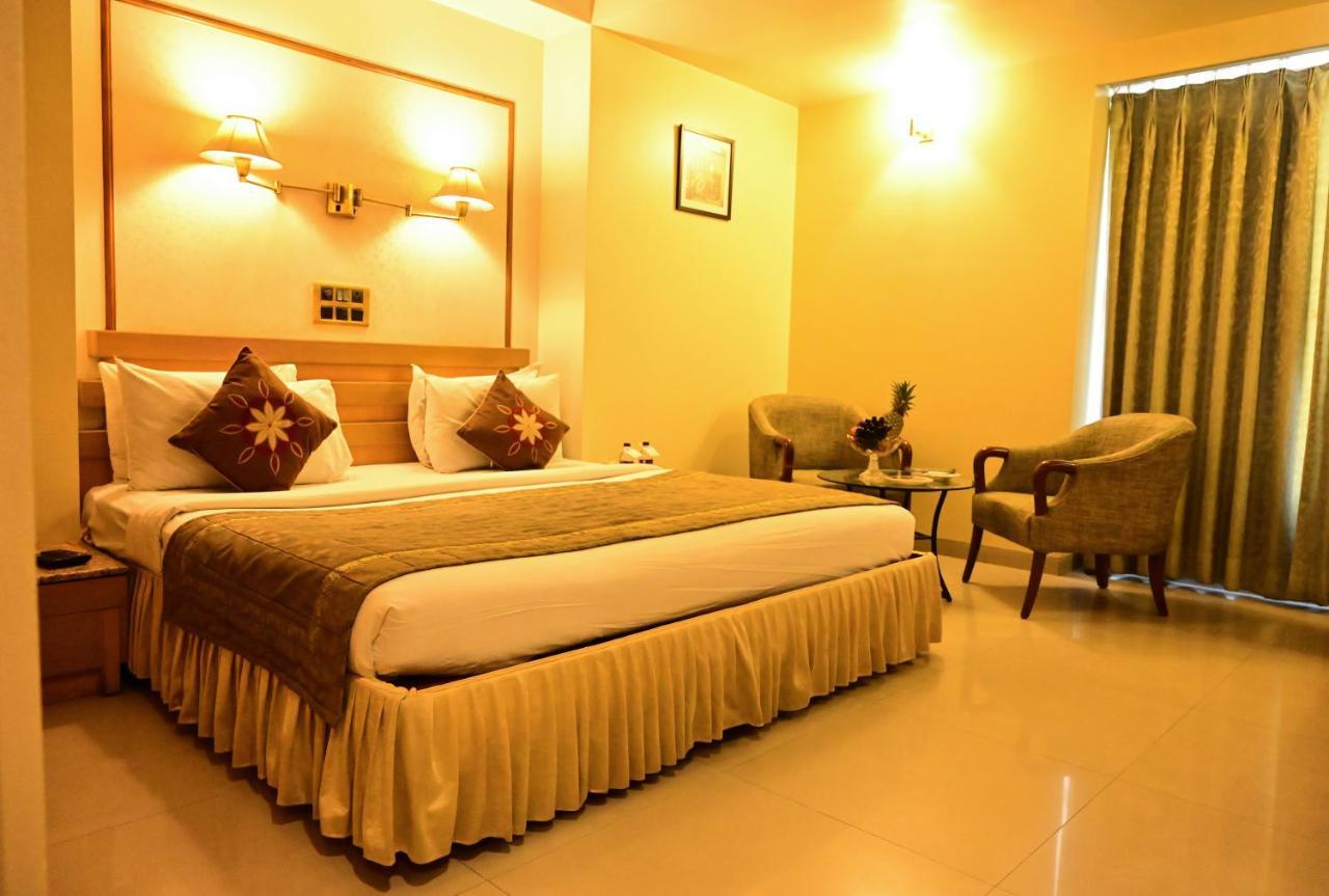 Hotel Deccan Royaale, Shivajinagar Πούνε Εξωτερικό φωτογραφία