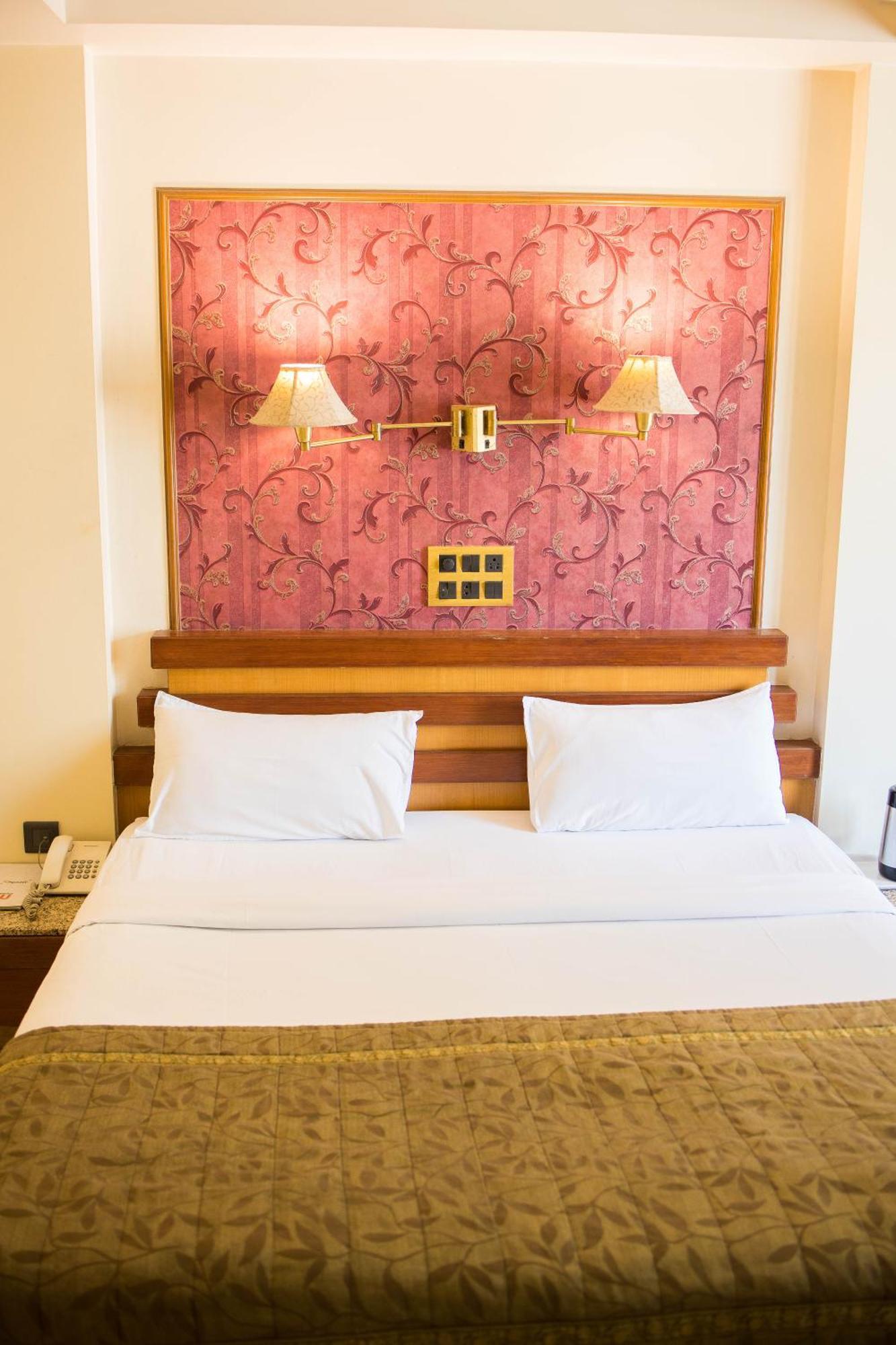 Hotel Deccan Royaale, Shivajinagar Πούνε Εξωτερικό φωτογραφία