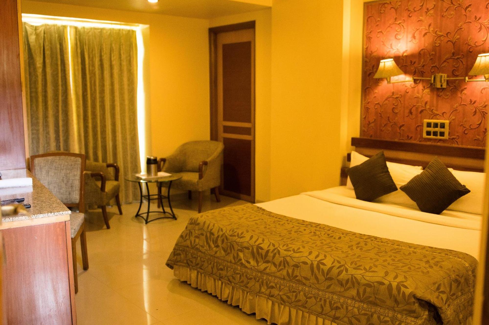 Hotel Deccan Royaale, Shivajinagar Πούνε Εξωτερικό φωτογραφία