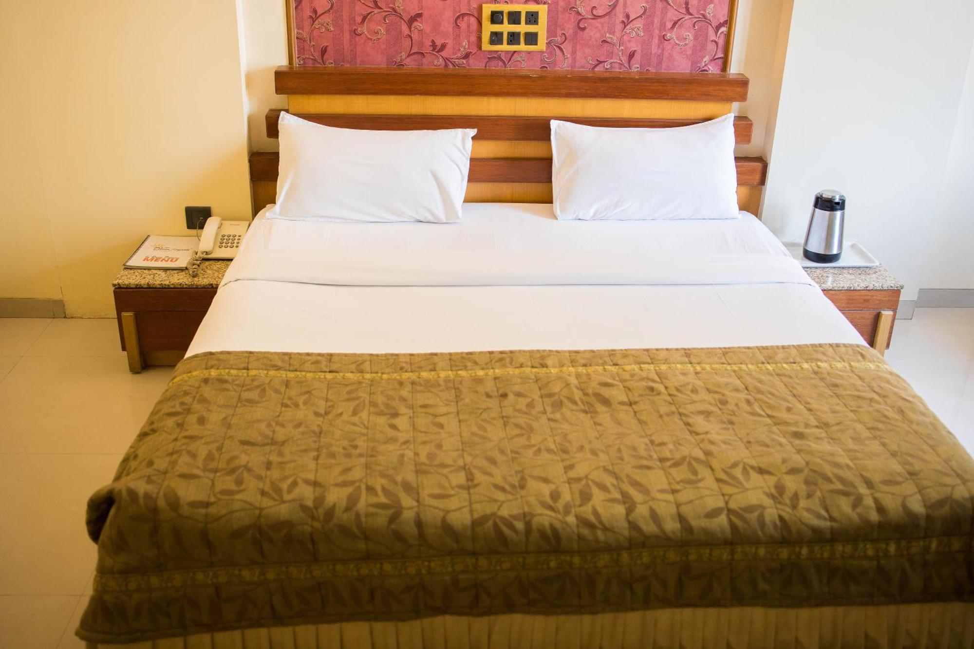 Hotel Deccan Royaale, Shivajinagar Πούνε Εξωτερικό φωτογραφία