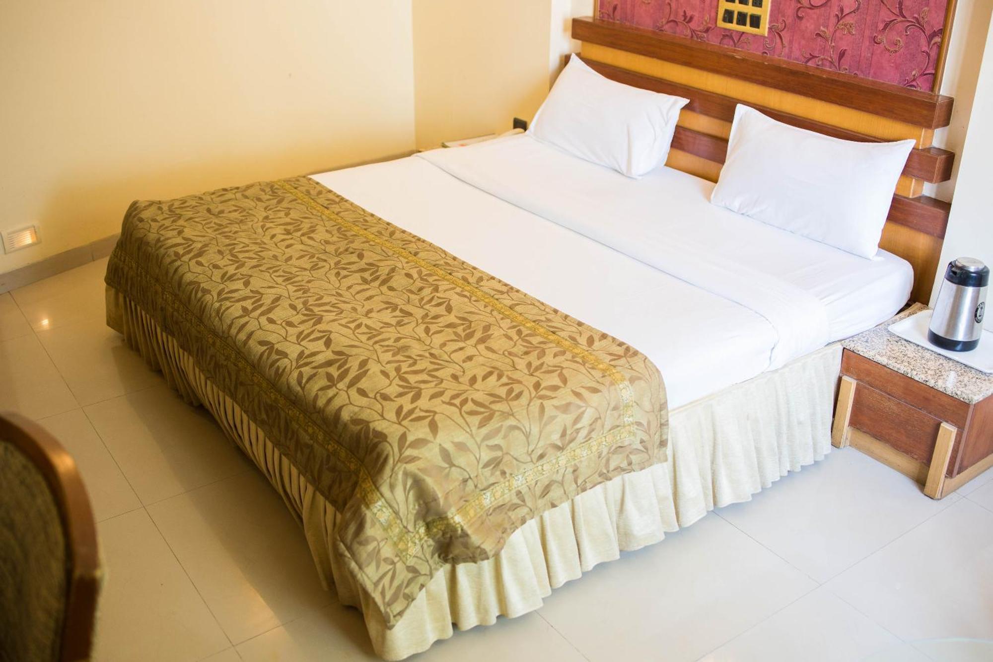 Hotel Deccan Royaale, Shivajinagar Πούνε Εξωτερικό φωτογραφία