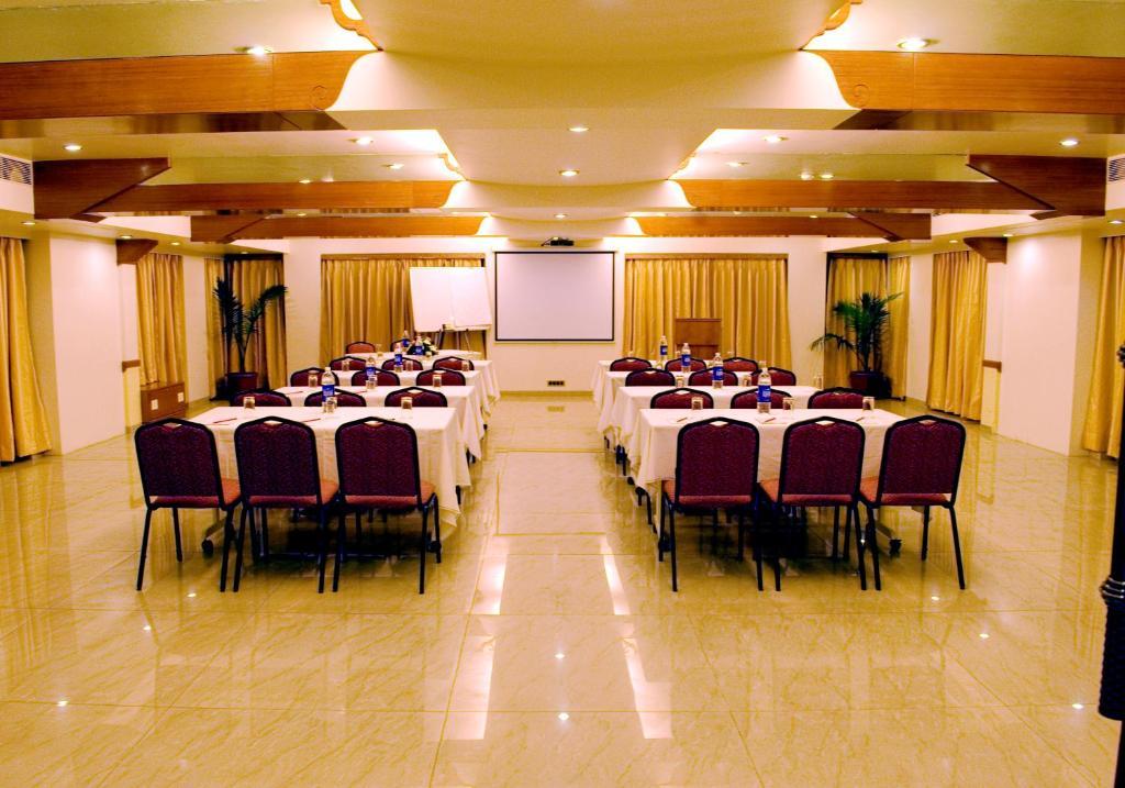 Hotel Deccan Royaale, Shivajinagar Πούνε Εξωτερικό φωτογραφία