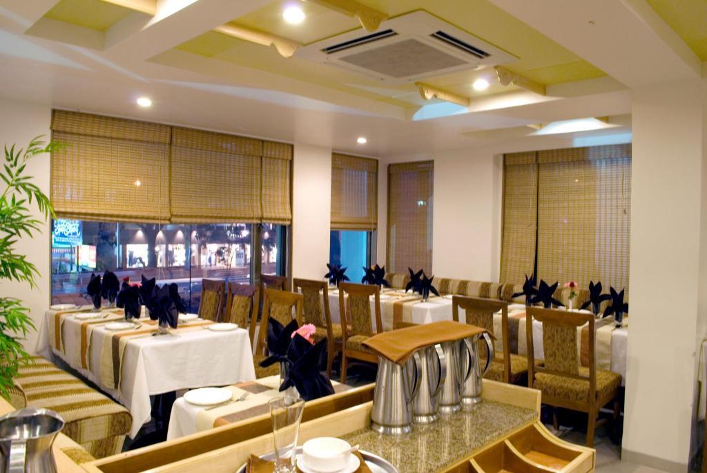 Hotel Deccan Royaale, Shivajinagar Πούνε Εξωτερικό φωτογραφία
